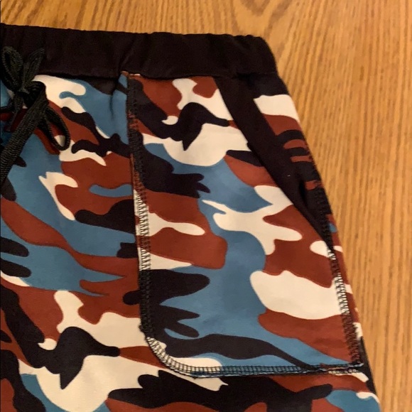 H 2 Gear CAMO FAUX FUR Leggings, size juniors L/XL - Picture 3 of 9